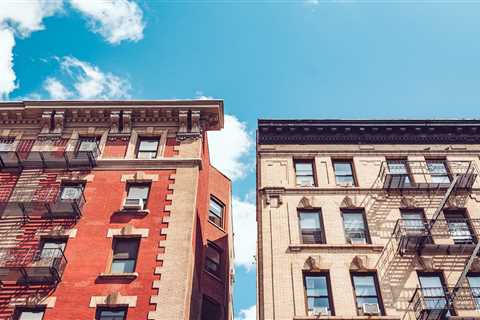 A tiny, 115-square-foot apartment in NYC without a bathroom is renting for $1,200, and it shows just how wild the market is right now