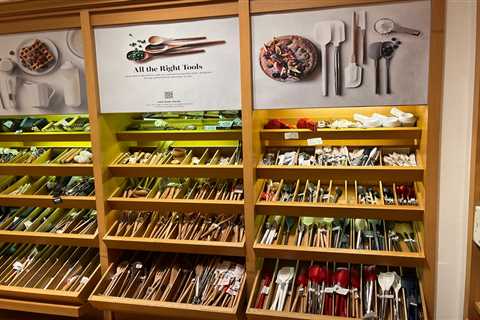 I shopped at Williams Sonoma for the first time and discovered free perks and kitchen tools I never knew existed