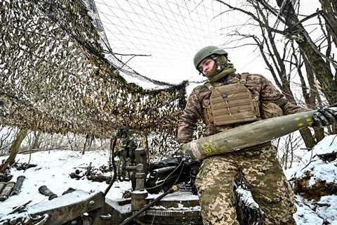 Russia's ammo supply is outgunning Ukraine at a rate of 6 to 1, Zelenskyy warns of retreat
