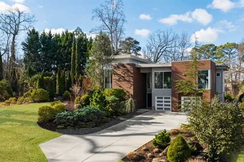 In Atlanta, a Surprisingly Airy Brick House Hits the Market for $2M