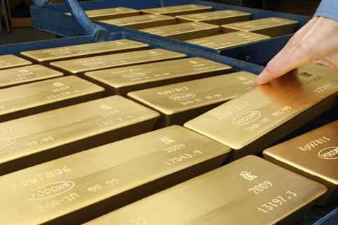 Why record-setting gold prices will fend off headwinds and see 30% more upside, according to famed economist David Rosenberg