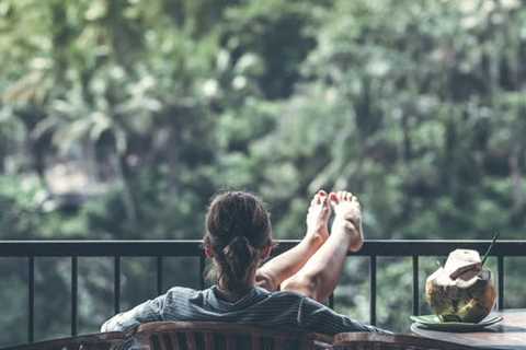 Digital Detox: Unplugging for Mental Clarity and Well-Being