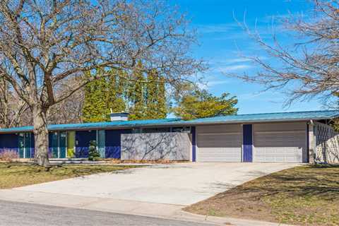 Near Minneapolis, a Rare, Experimental Midcentury Seeks $925K