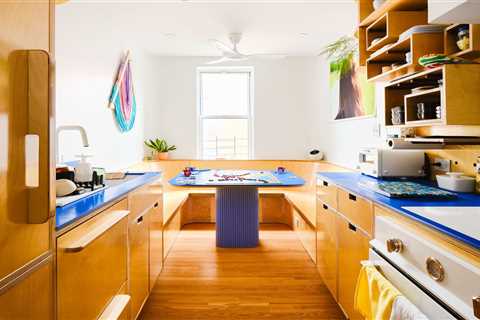 We Asked the Experts If Custom Kitchen Cabinets Are Actually Worth It