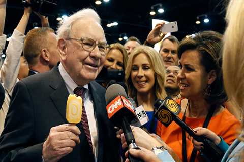 Warren Buffett warned on AI scams, a fiscal disaster, and losing friends. Here are 15 top quotes from Berkshire's bash.