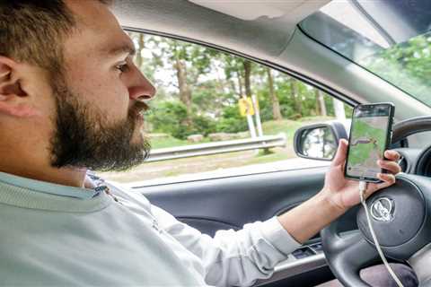 As high-paying jobs become harder to get, more Americans are looking to Uber and Lyft for extra income 