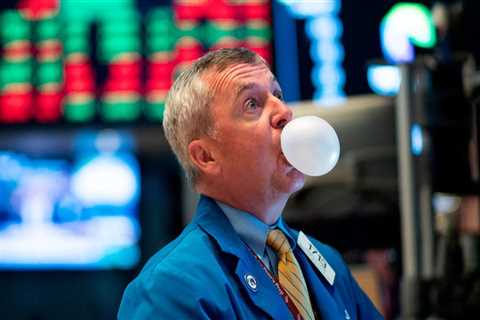 The AI boom reminds this expert of the dot-com bubble &mdash; with one dangerous difference