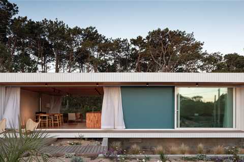 iHouse’s Customizable Prefab Homes Have Huge Glass Sliders That Connect Them to Their Setting