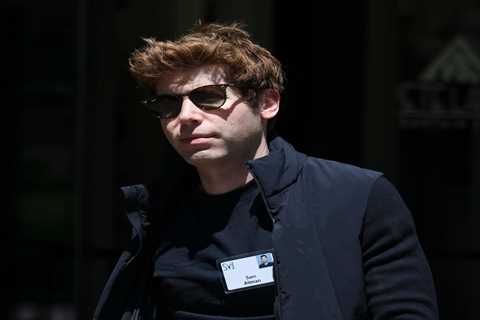 Sam Altman didn't eat or sleep much during his ousting, so he celebrated his return with 4 entrées and 2 milkshakes