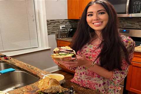 I tried Gordon Ramsay's 10-minute steak-sandwich recipe. It was delicious but took me almost an hour to make.