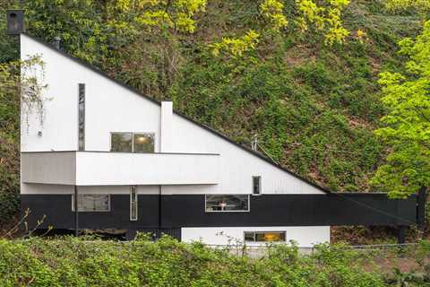 Asking $845K, This Geometric Seattle Home Has All the Right Angles