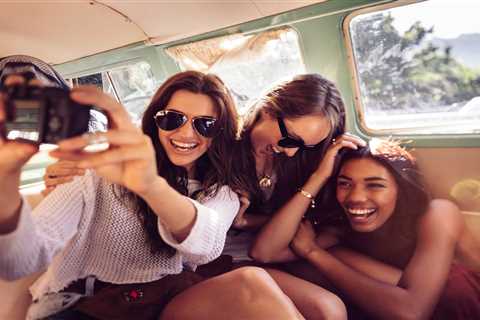 Gen Z is bringing back digital cameras and the post-night-out photo dump