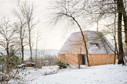 No Metal or Glue Here: This Cabin in Bavaria Came Together With Interlocking Wood Pieces