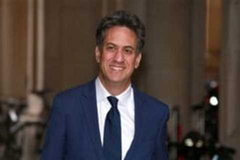 Ed Miliband says Labour will ‘win fight’ against UK net zero critics with offshore wind jobs push