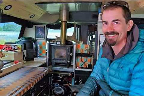 Foresty Forest's Van Life Secrets: Thriving in the Harshest Winters!