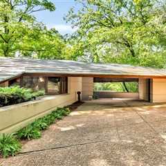 Frank Lloyd Wright’s Fountainhead Residence Just Hit the Market in Mississippi for $2.5M