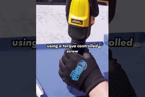 Metal Roofing Screw Gun: DEWALT DCF622 with Versa-Clutch™ #shorts