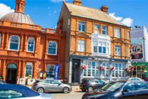 Six UK communities recognised in Visa’s 2025 ‘Let’s Celebrate Towns’ awards