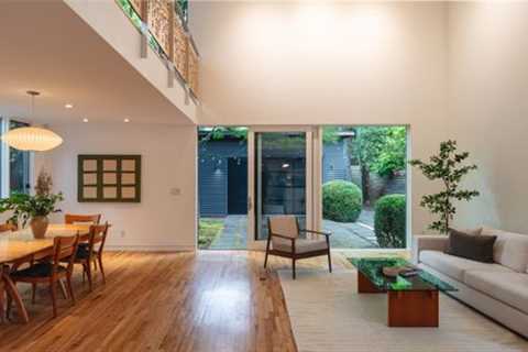This $1.7M Oregon Midcentury Had a Cameo in Portlandia