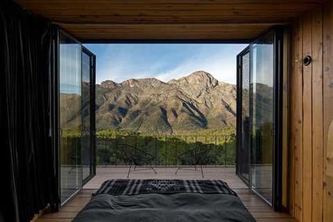 Can Architecture Enhance Nature? A Pair of Complementary Tiny Cabins in Mexico Say Yes