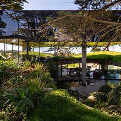 Part Spy Lair, Part Hobbit House, This Argentinian Home Adapts to the Landscape