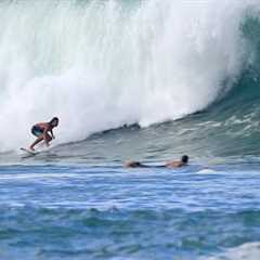 HUGE Ala Moana BOWLS 😱💣☄️Biggest CLEAN-UP SET I've seen on a BIG BOWLS 8/9/25 Massive Waikiki 8am