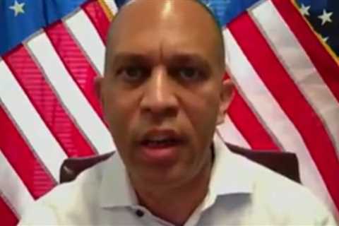House Dem Leader Hakeem Jeffries Accuses Republicans of Trying to ‘Steal’ the 2026 Midterm Elections (VIDEO)