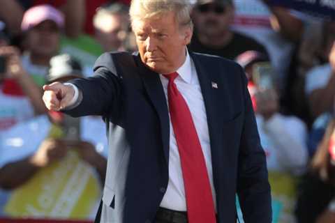 President Trump Emphasizes Need For Mideast Nations To Enter Abraham Accords