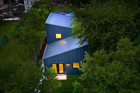 Chicago Is Experimenting with a Solution to Depopulation: New Housing on City-Owned Land