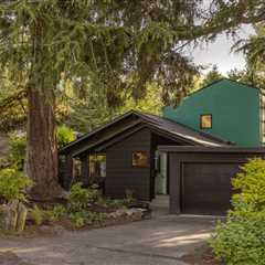 Before and After: This Seattle Renovation Proves That Weird Can Be Wonderful