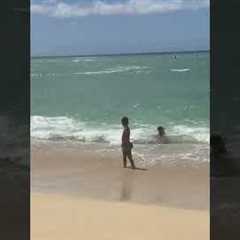#hawaii #oahuhawaii #hawaiilife Testing out the new beach before #surfing lessons tomorrow. #waves