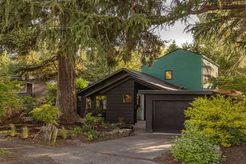 Before and After: This Seattle Renovation Proves That Weird Can Be Wonderful