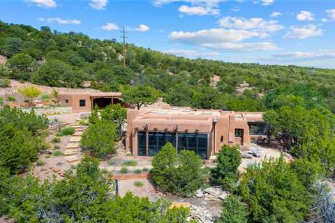 This $1M Santa Fe Home Has a Sunroom With Mountain Views