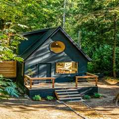 You Can Stargaze in the Tub at This $389K Cabin in the American Alps