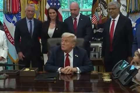 (VIDEO) Trump Warns “We’d be Laying Off a Lot of People” if Democrats Shut the Government Down – “We Can Get Rid of a Lot of Things That We Don’t Want”