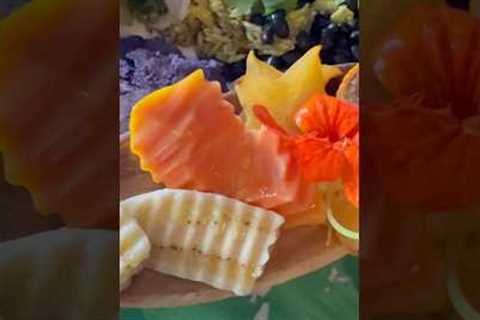 Amazing food at Pele’s Kitchen, Pahoa, HI! #food #fruit #travel #hawaii