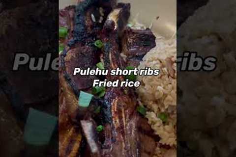 Best spot for Hawaiian food on Oahu! (locals’ favorite)📍Highway inn, Waipahu #shorts #hawaii #food