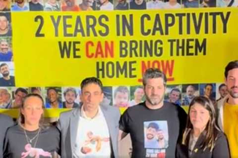 Families of Jewish Hostages in Gaza Thank President for His Work in Bringing Their Loved Ones Home after 2 Years in Hamas Captivity