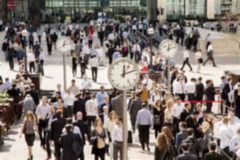 UK unemployment rises to 4.8% as wage growth cools to three-year low