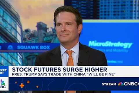 Expect one more move higher in the S&amp;P into year-end, says Strategas' Chris Verrone