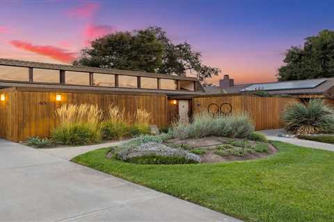 If You Love to Garden, This $525K Sacramento Valley House Is Ripe for the Picking