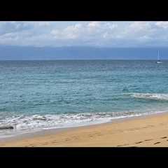 Huge surf in North Kaanapali Beach Maui - Live Cam
