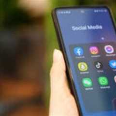 Government risks further harm if it fails to act on viral misinformation, MPs warn