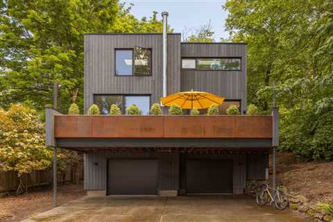 Before &amp; After: Here’s What It Took to Warm Up a Drafty ’90s Home in Seattle