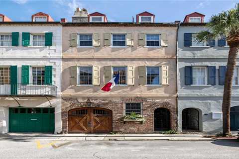 Inside a Restored 1790s Gem in Charleston’s Historic French Quarter, Just Listed at $3.9M