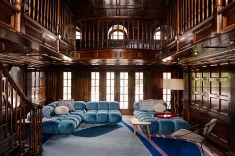 An Architect Chooses Which Chapters in a Posh NYC Townhome’s Story Are Worth Preserving