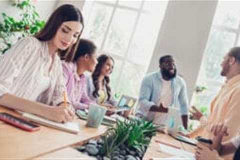 ‘Covid boom’ ends as graduate job prospects fall back to pre-pandemic levels