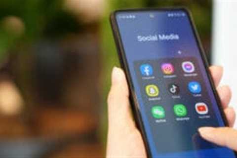 Government risks further harm if it fails to act on viral misinformation, MPs warn