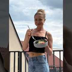 a realistic what I eat in a day, to feel my best this summer