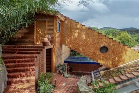 To Get to the Guest Unit at This Mexican Home, Just Take the Tunnel From the Roof